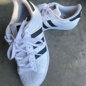 Adidas superstars